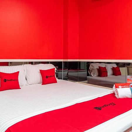 Reddoorz Plus Near Chadstone Mall Bekasi Eksteriør billede