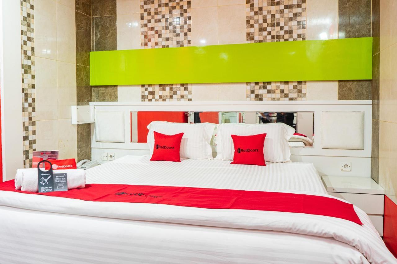 Reddoorz Plus Near Chadstone Mall Bekasi Eksteriør billede