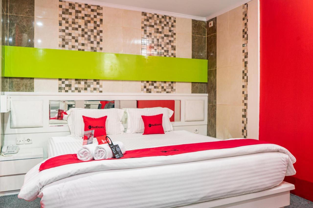 Reddoorz Plus Near Chadstone Mall Bekasi Eksteriør billede